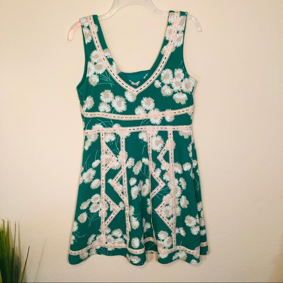 Anthropologie | flower print & lace detail dress - Picture 4 of 7